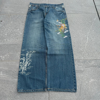 these are art 🥹 beaut japanese jeans 36x32”