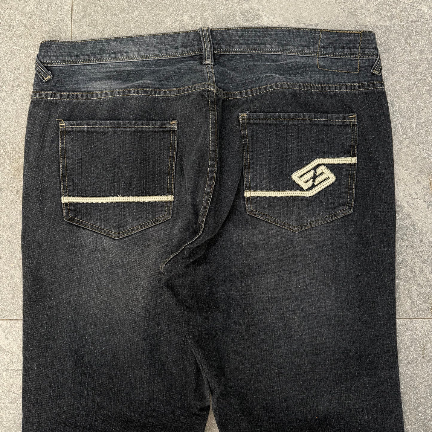 enyce bootcuts - 40x32”