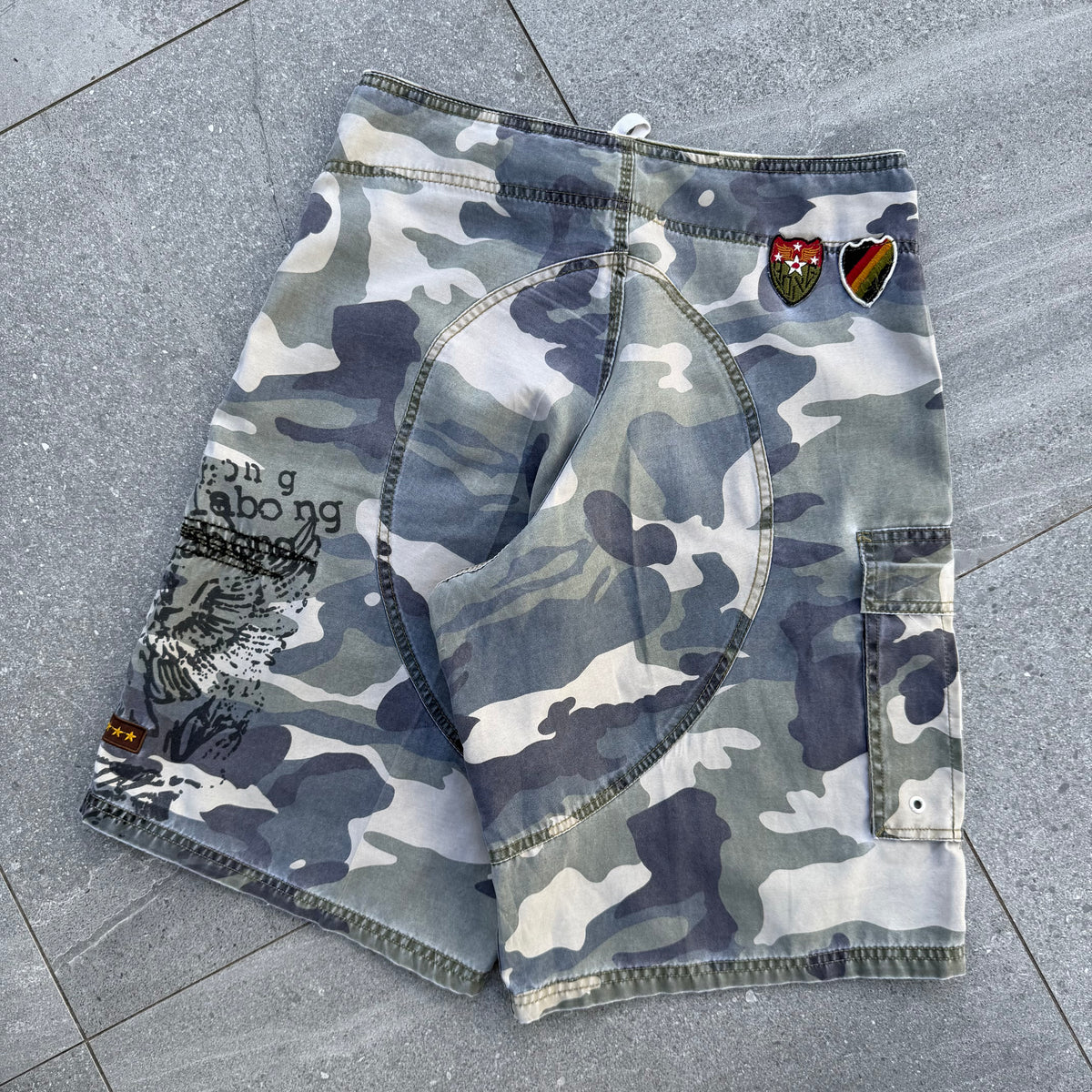 camo billabong occy signatures (my favs) - 32”