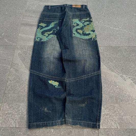 grail ecko dragons - 33x31”