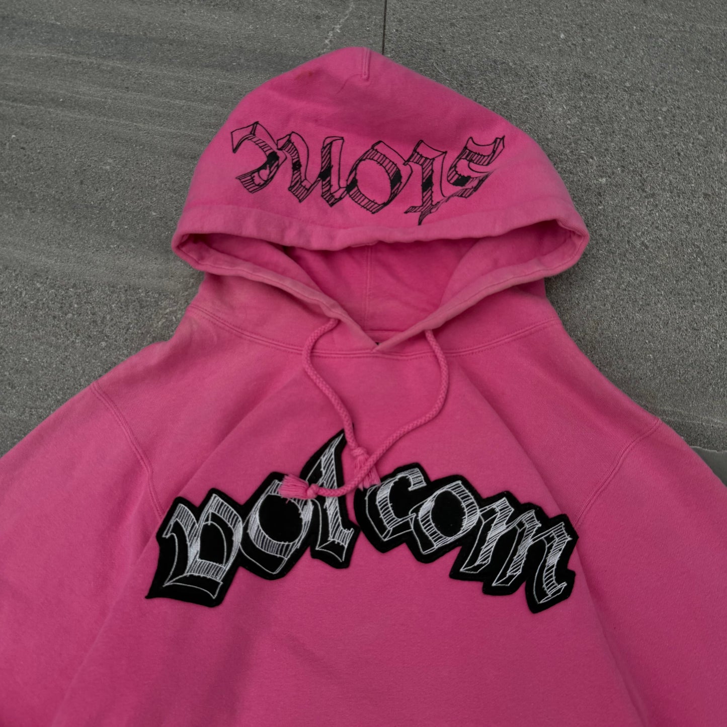 pink volcom hoodie (so tuff) - L