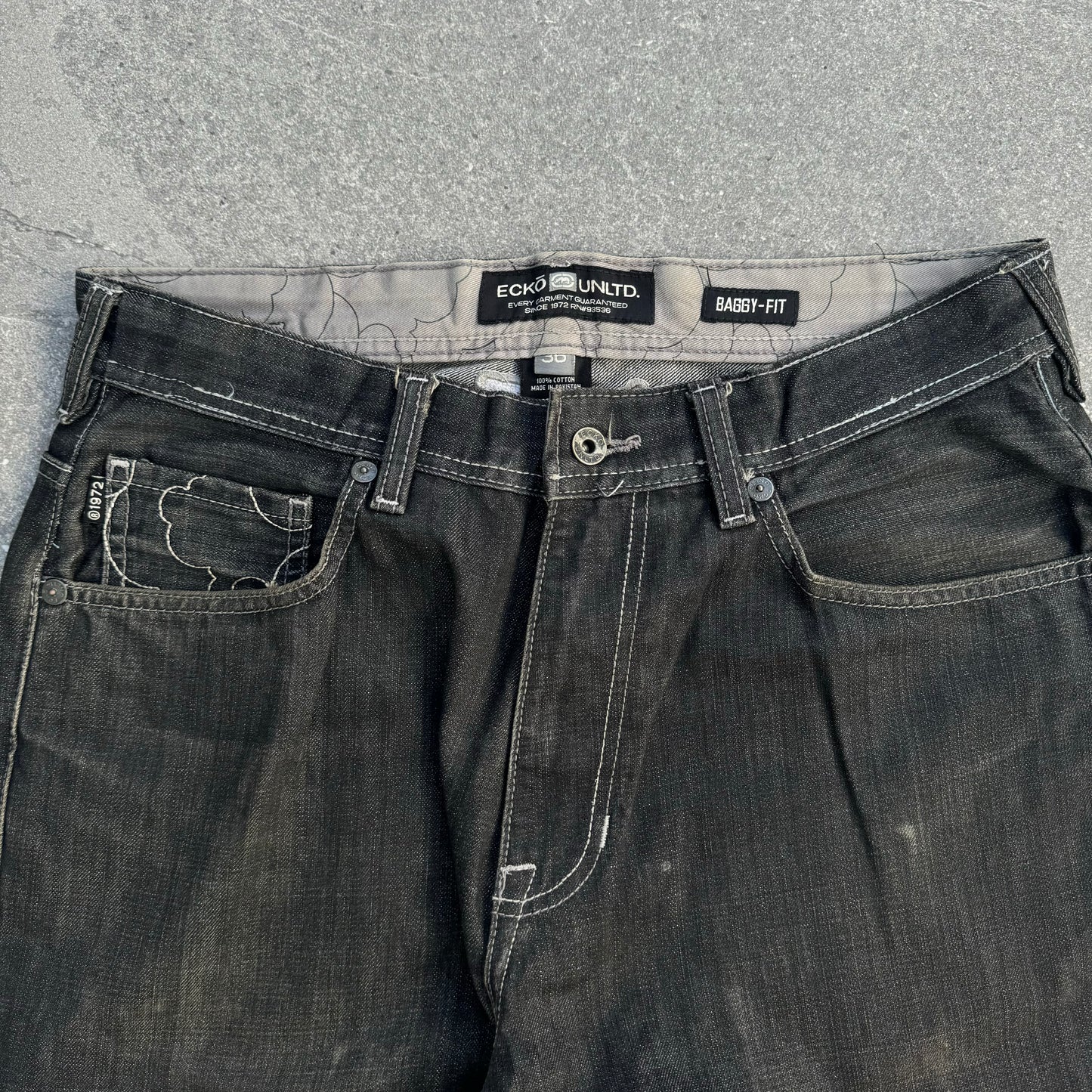 hard ecko embroidered jeans - 36x29”