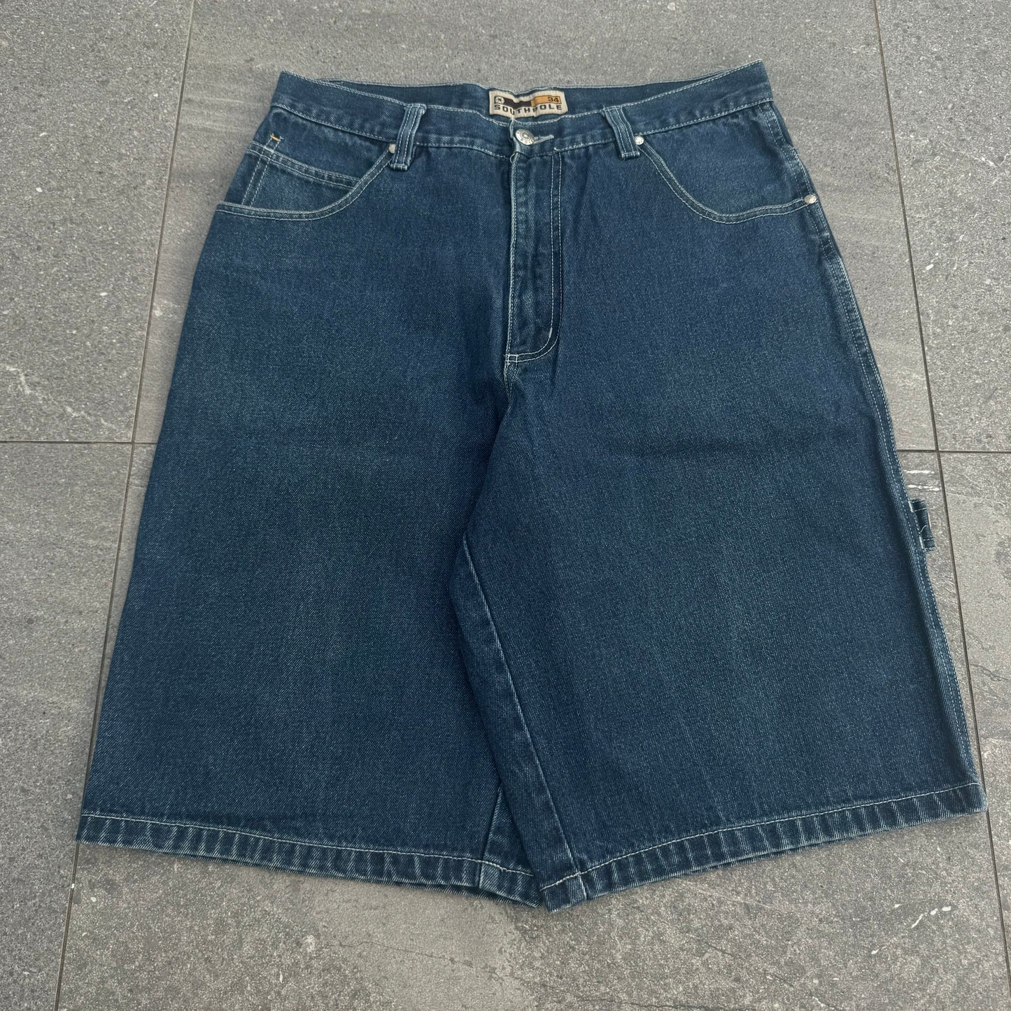 southpole graffiti jorts - 34x13”