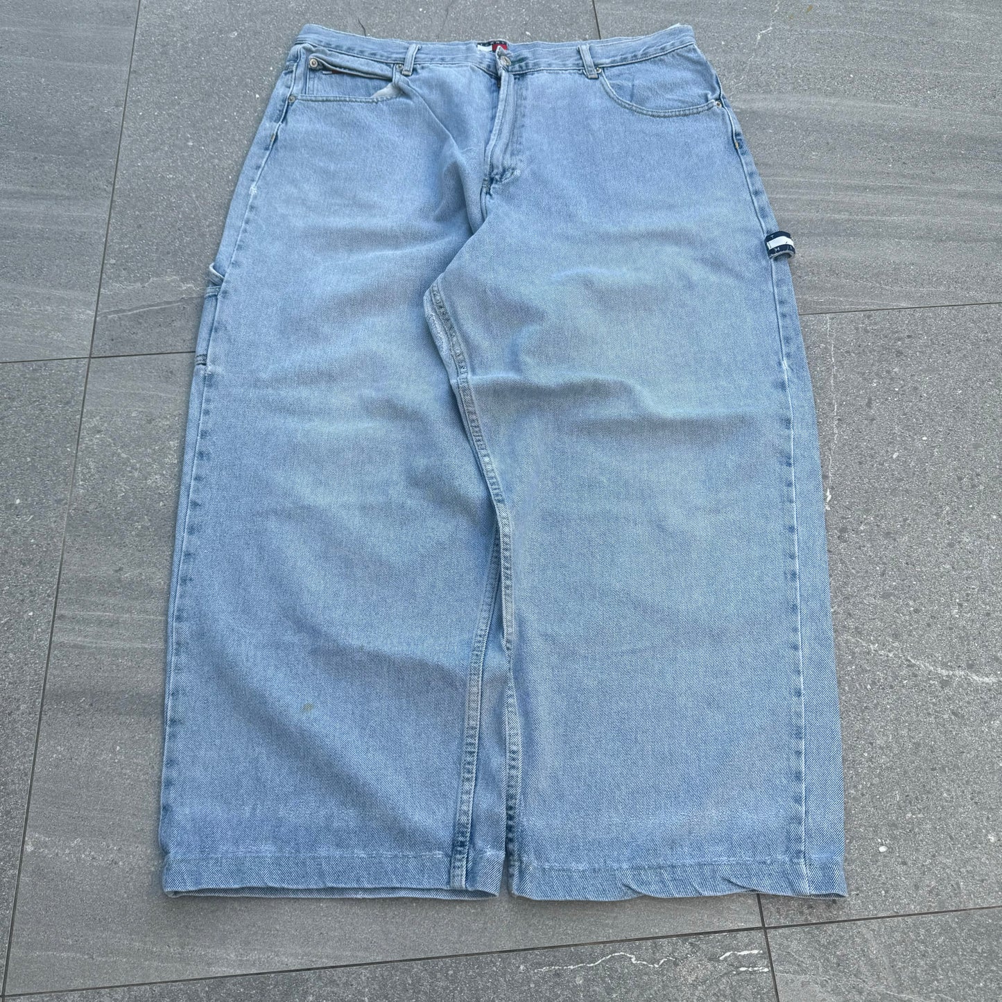 FATTTTTEST TOMMY JEANS OHMAGAWDDD - 40x28”