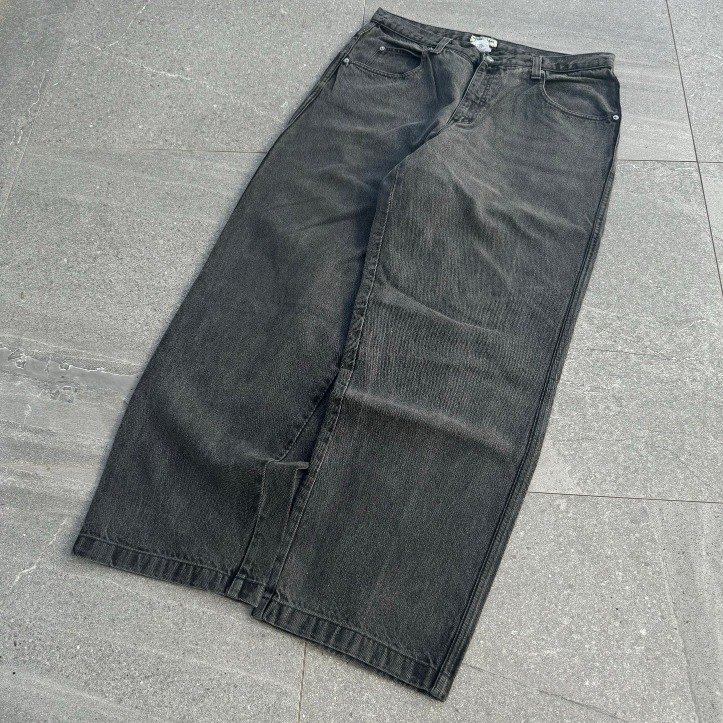 guess jeans - 36x33”