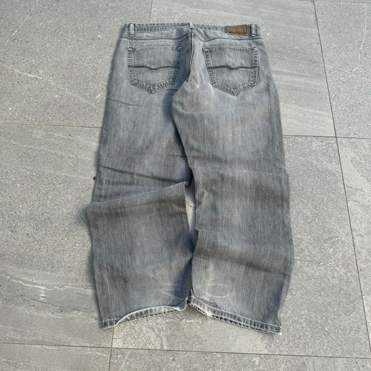 GOAAAATED hilfiger bootcuts - 36x30”