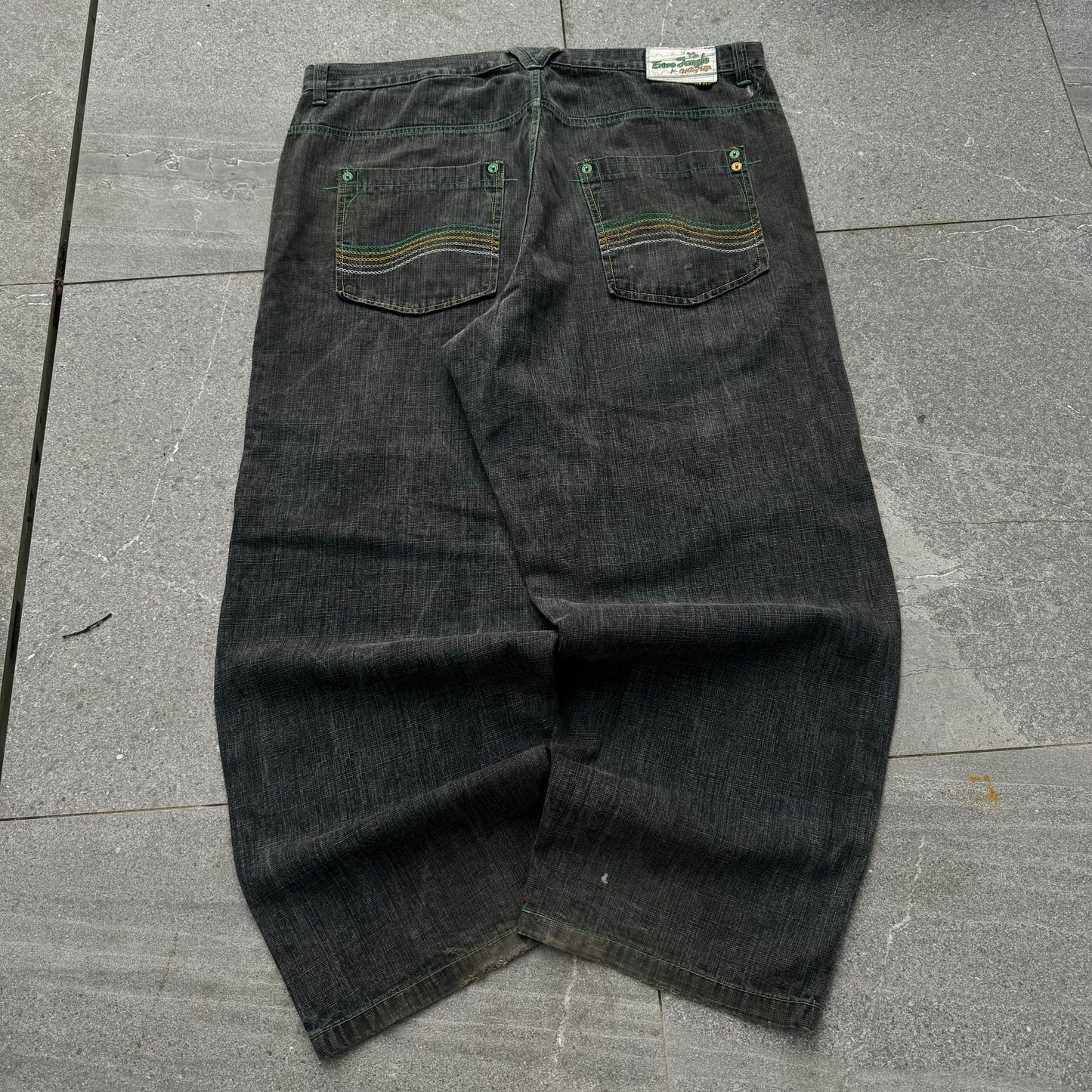 5ive jungle faders 44x32”