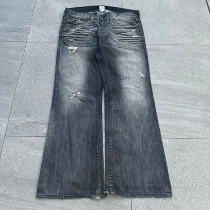 the fattest most beautiful pair of black trueys - 40x34” - (12” leg opening)