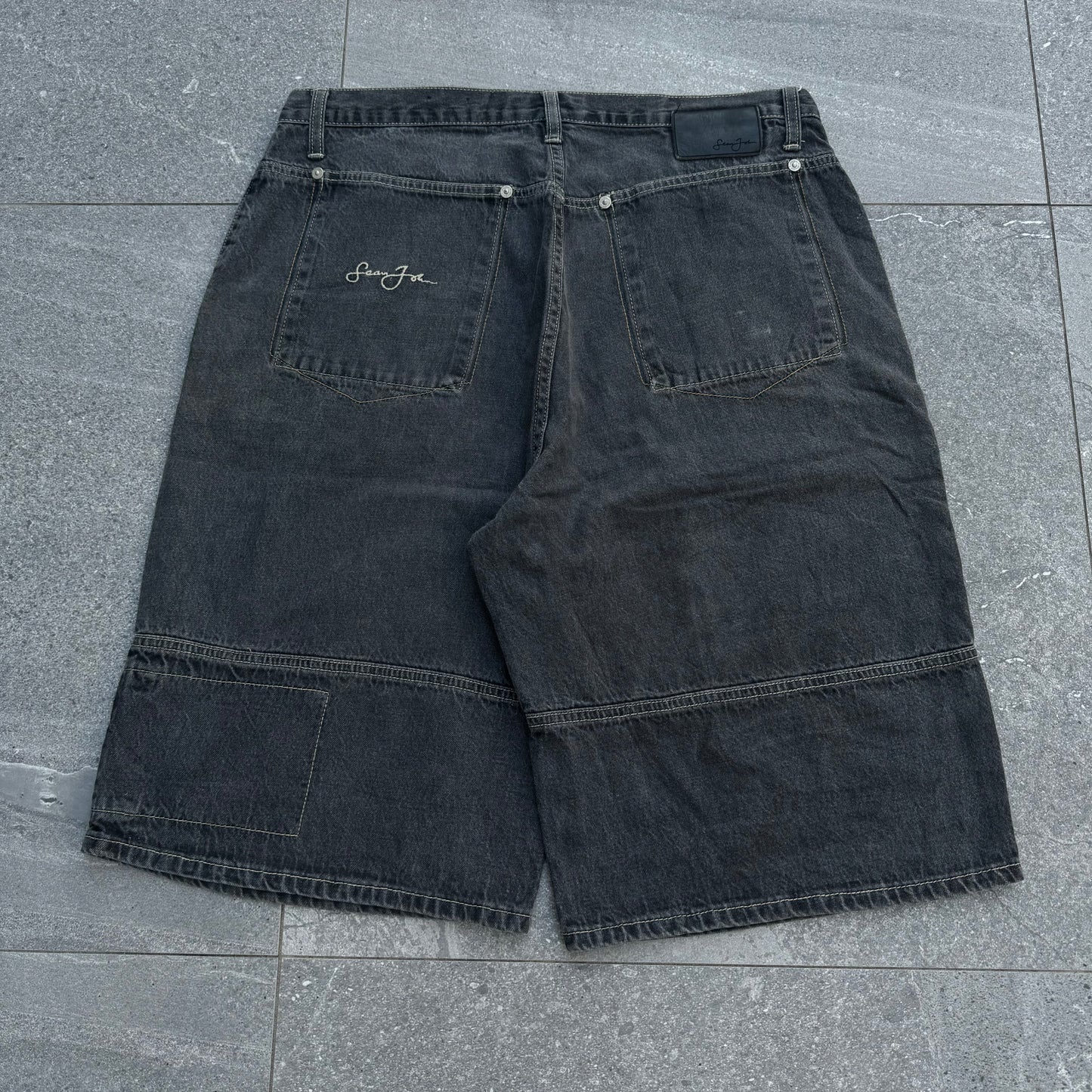 insane panelled sean john jorts - 36x13”