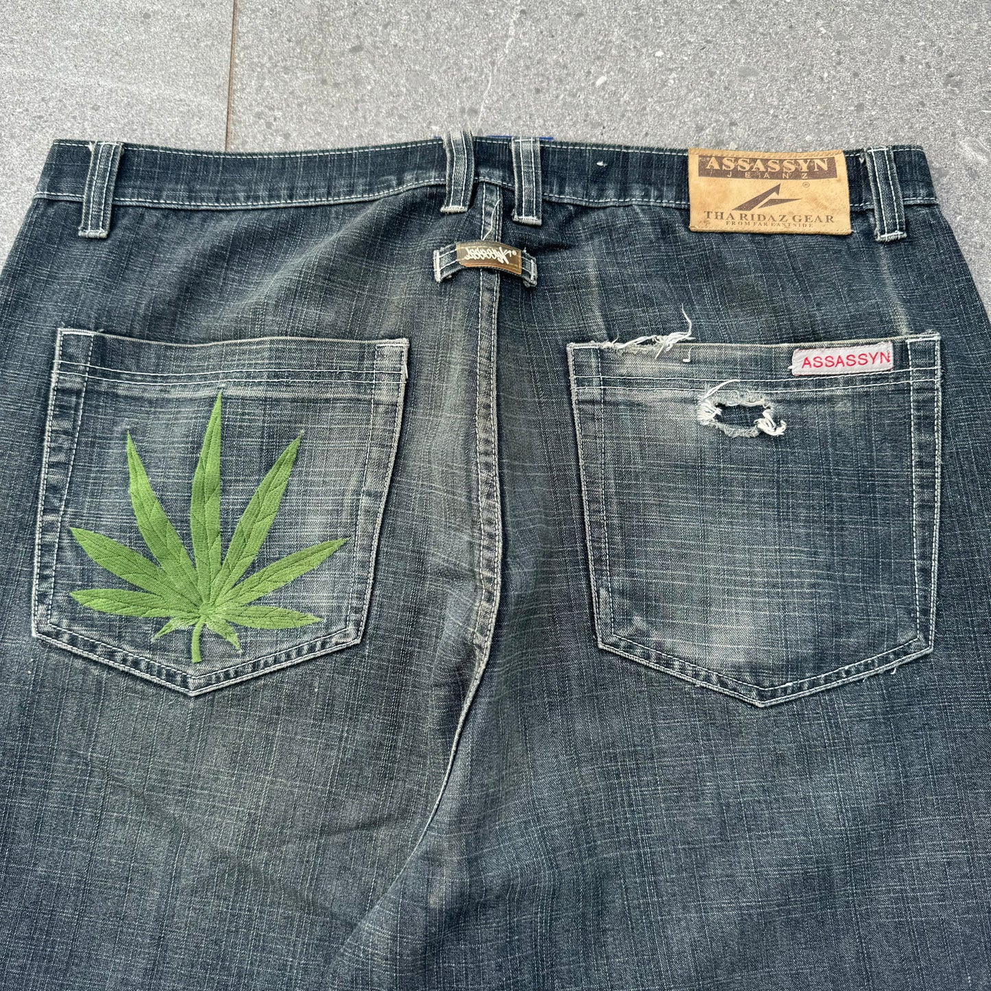 goatttt assasyn weed jeans - 38x27.5”