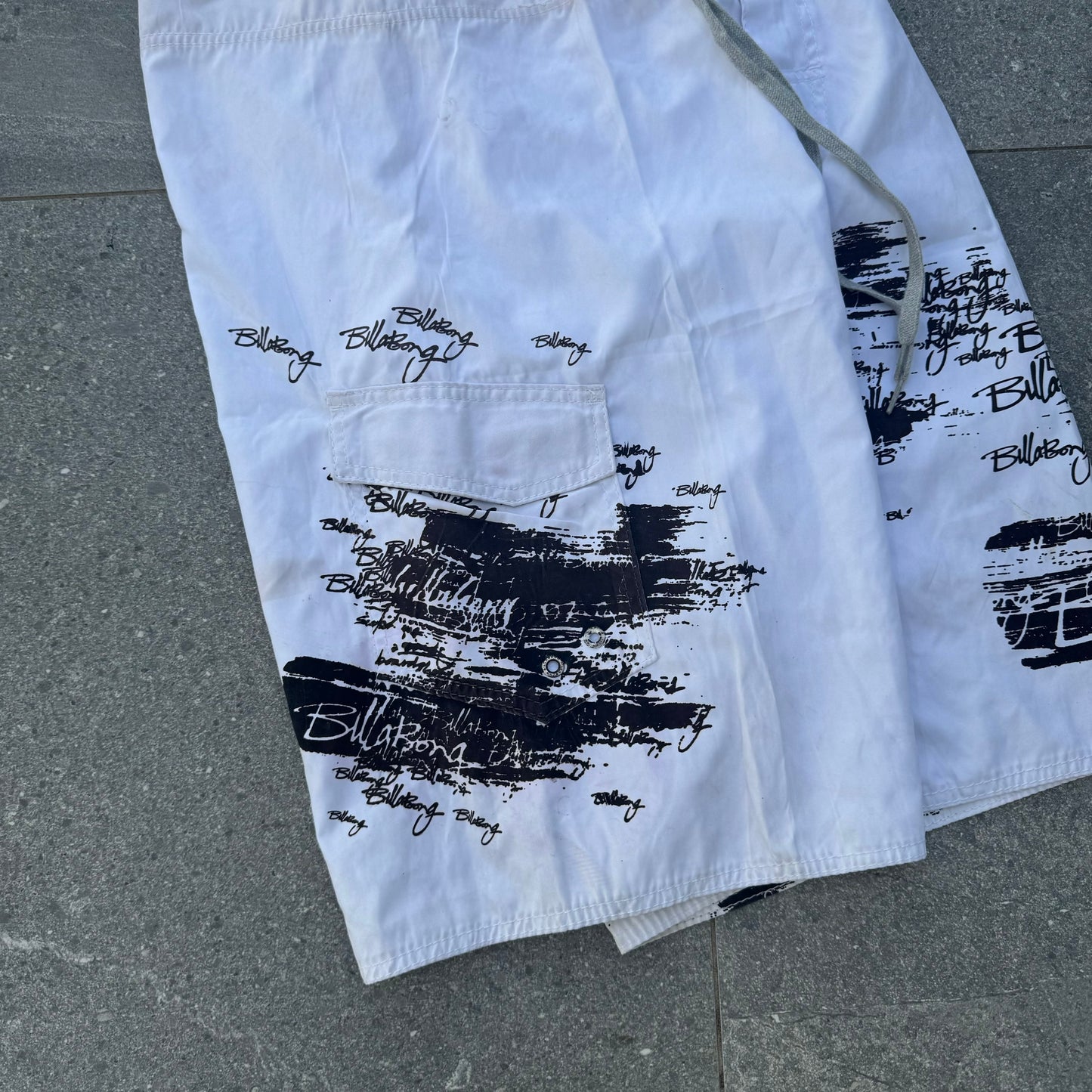 cold billabong boardies - 34x12”