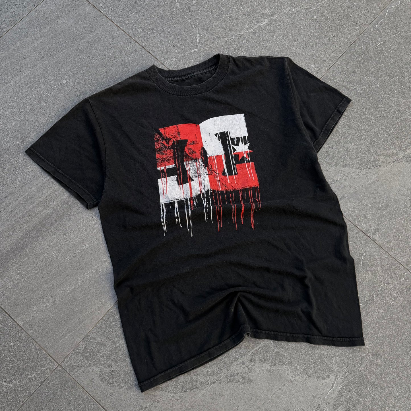 DC drip tee - M (this one gooood)