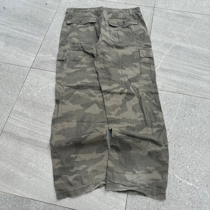 camo pants - 36x32”