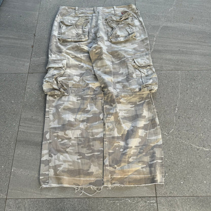 sand camo fox jeans - 36x30”