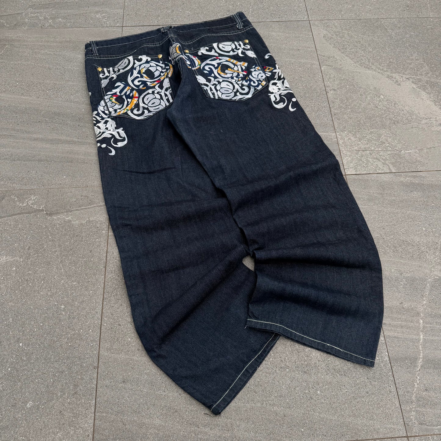 coogi tribal grails - 38x33”