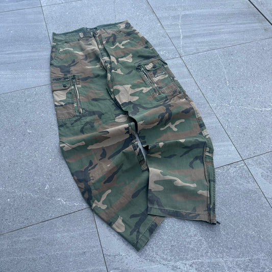 no boundaries camo grails - 34x34”