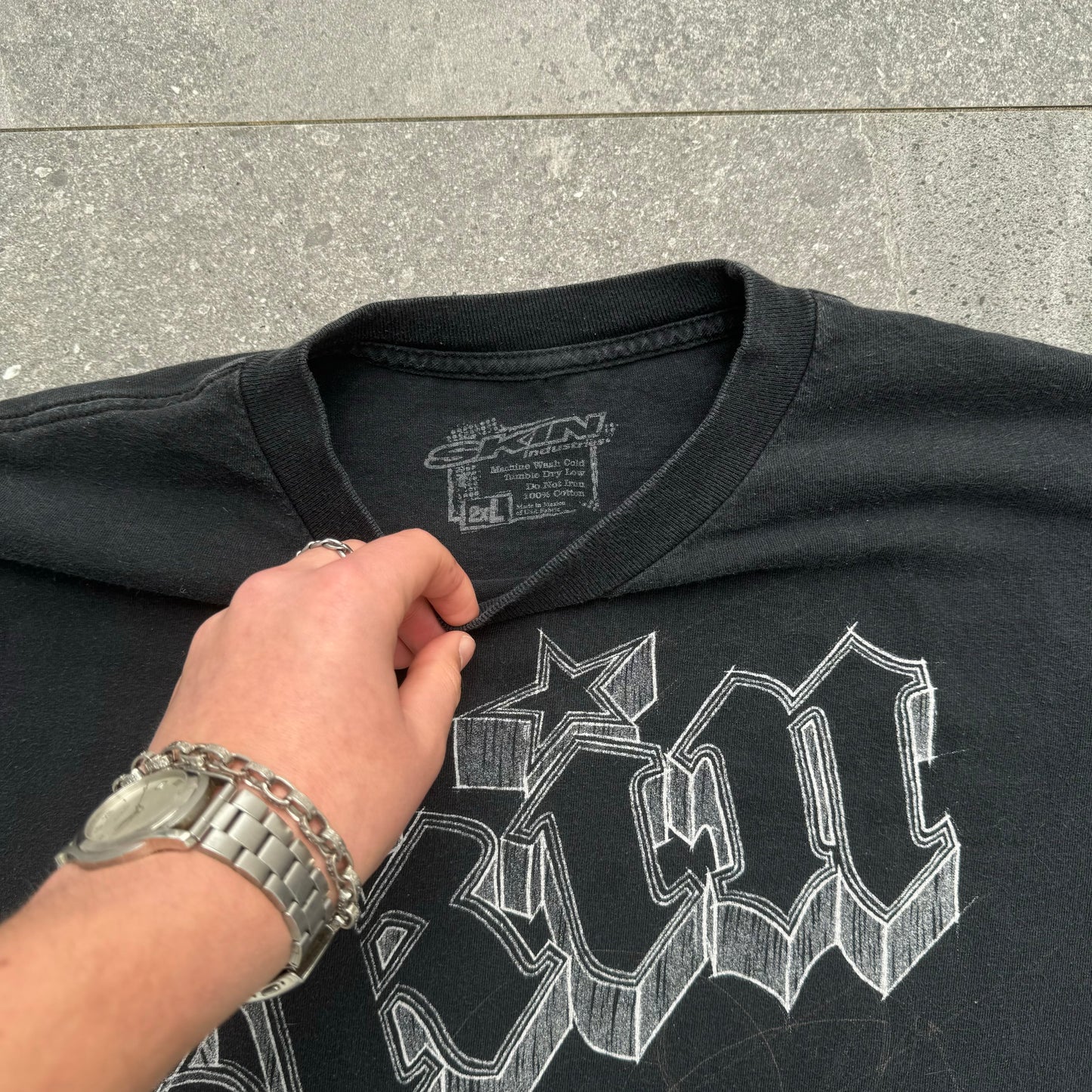 skin industries tee - XXL