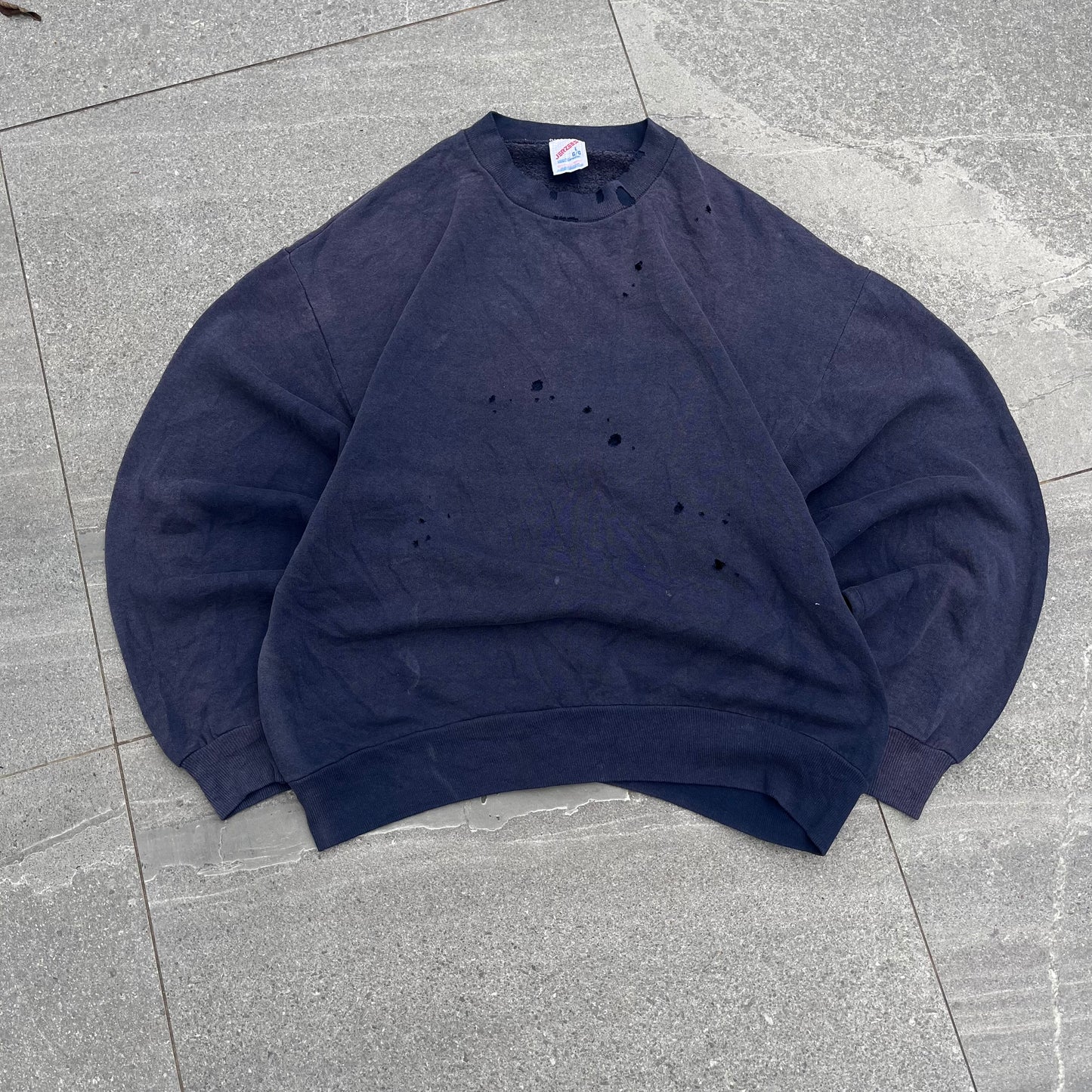 absolute beauty of a crewneck - L