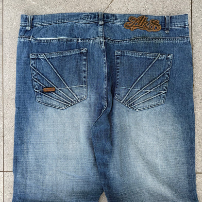 tidyyyy akademik bootcuts - 40x32”