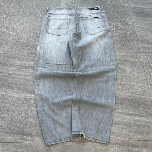 ecko concrete fades - 38x32”
