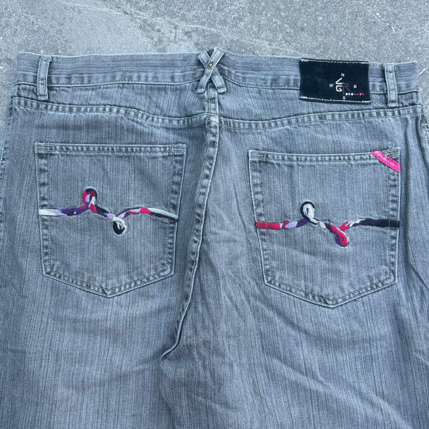 absolutely gorgeous phenomenal LRG jeans - 40x32”