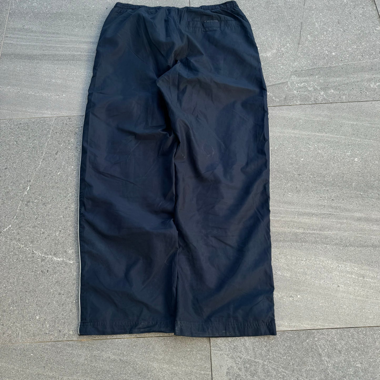 OG nike trackies - L