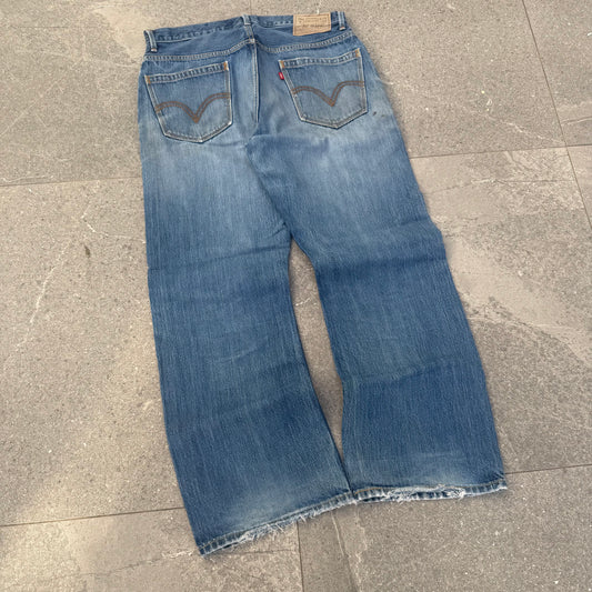 holy FUCK. levi’s 557 absolute GRAILS - 34x30”