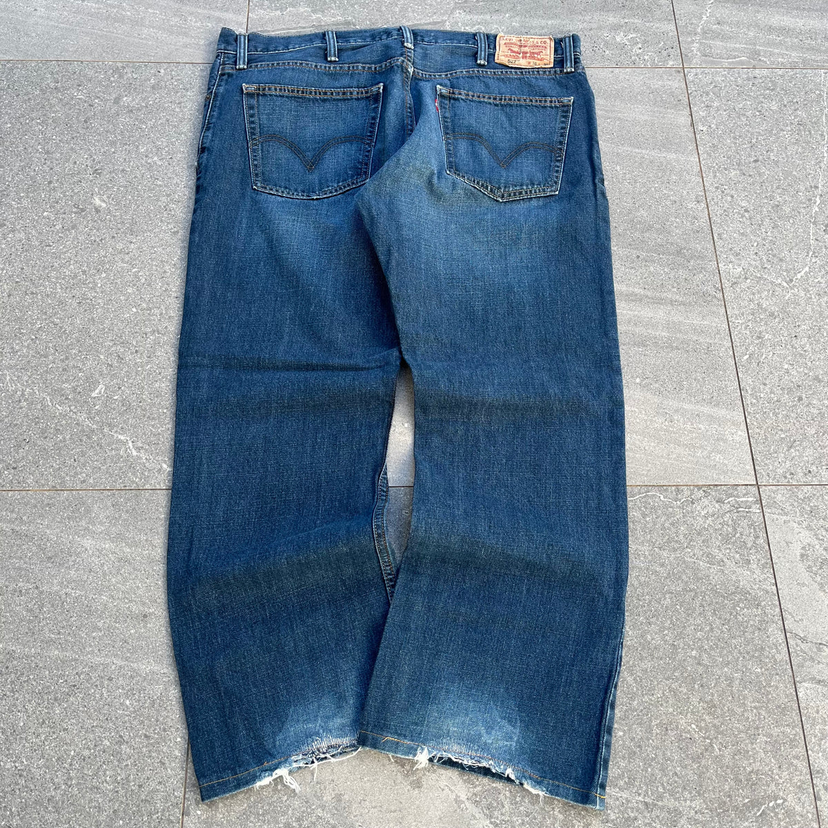 darkwash 527 bootcuts - 38x28”