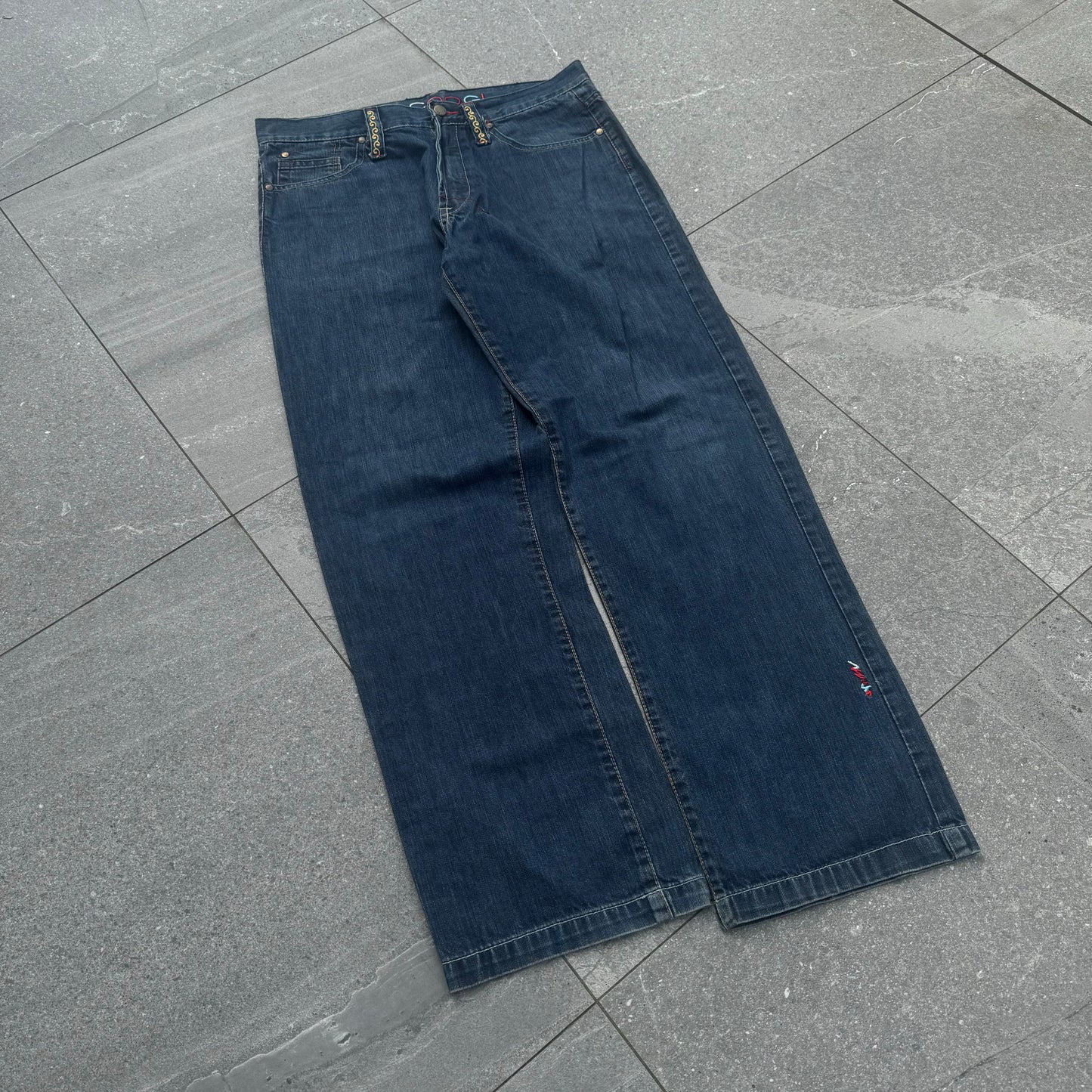 coogi crowns - 36x33”