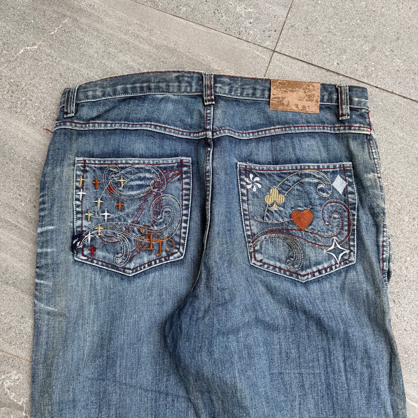 focus70 embroidered grails - 38x30”