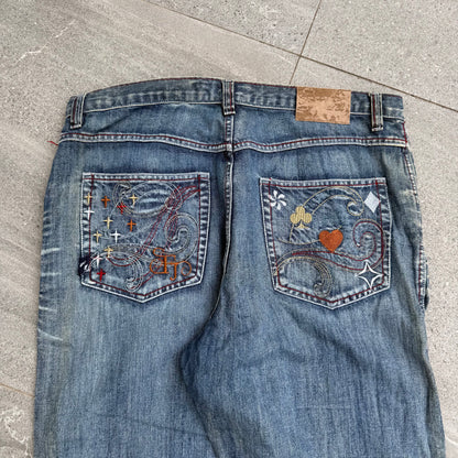 focus70 embroidered grails - 38x30”