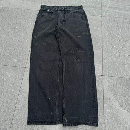 nice! clean (kinda dirty) but clean rocawear jeans ! 32x32”