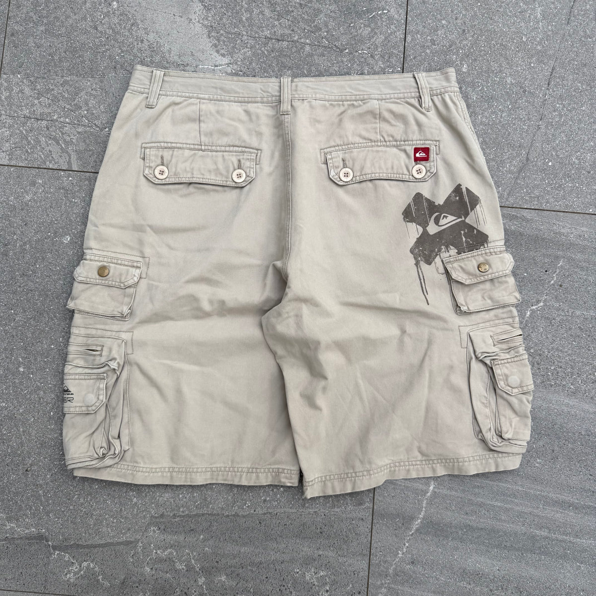 baggy af quiksilver cargos - 38”