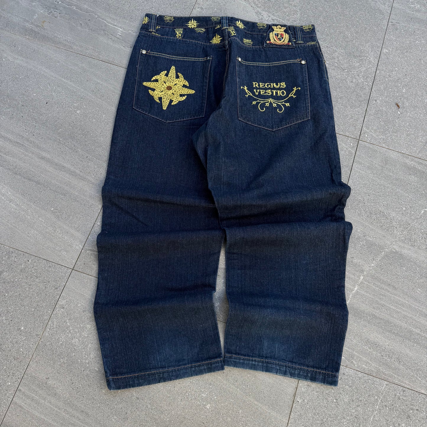 crown holder embroidered jeans - 42x32”