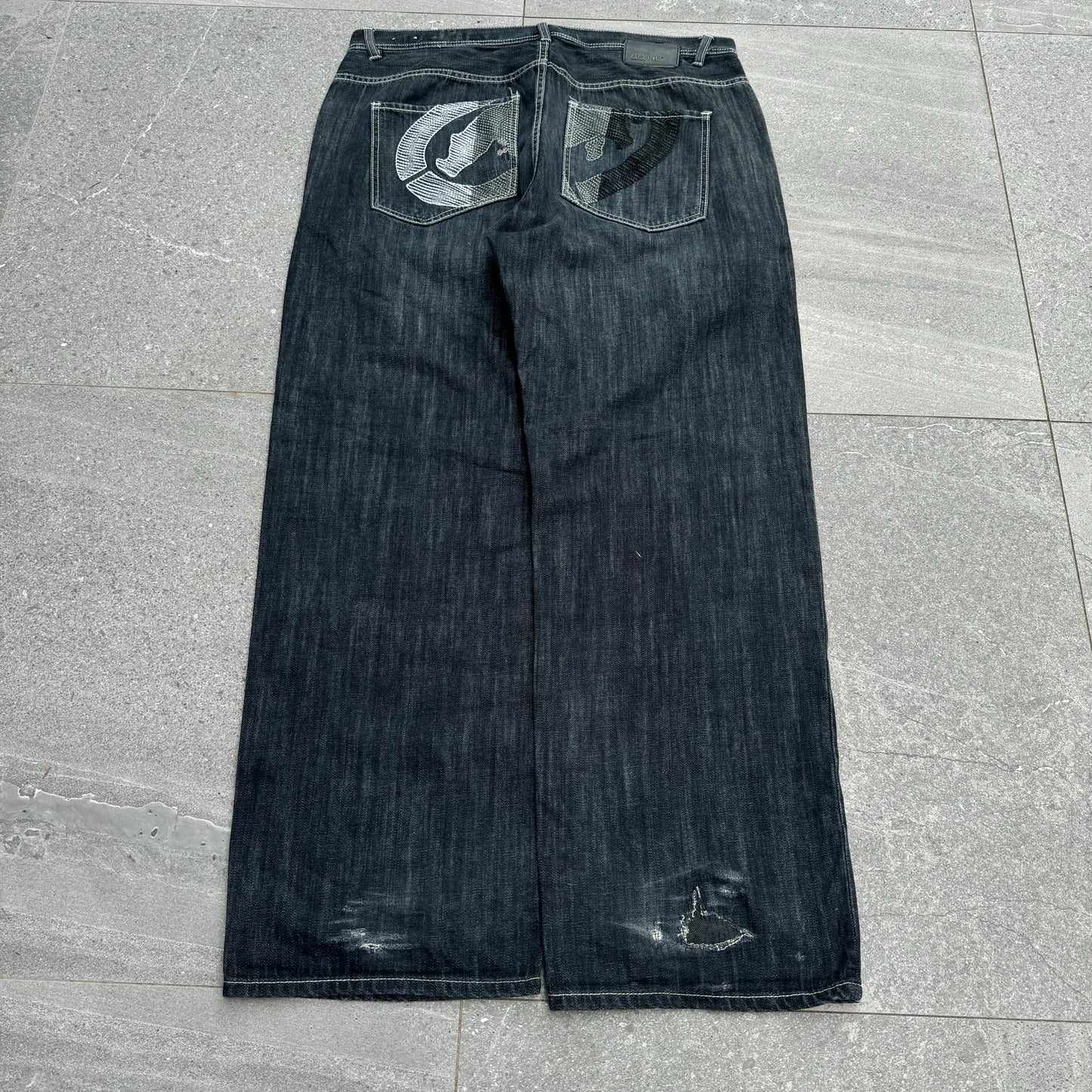ecko jeans - 40x33”