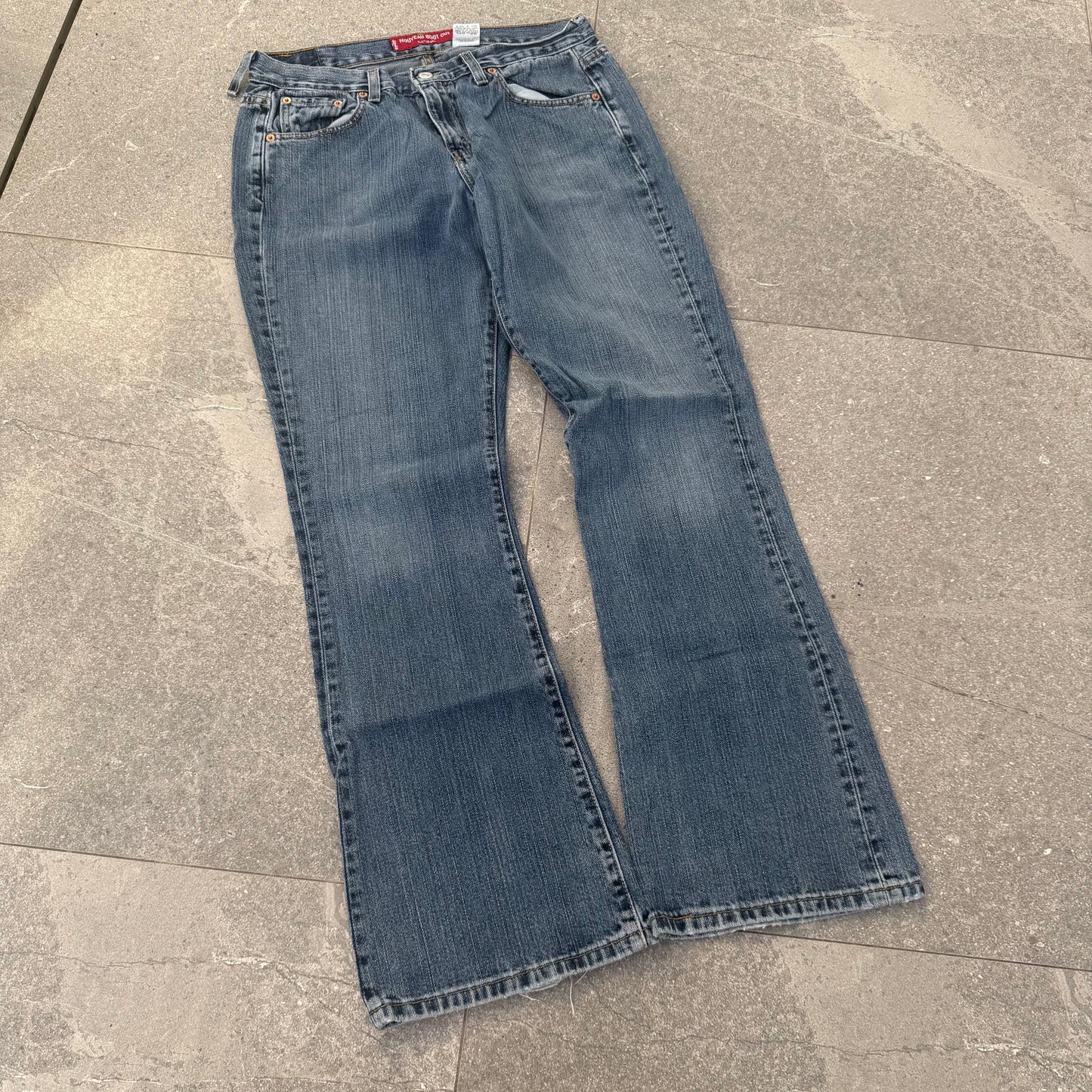 levi’s noveau bootcuts - 30x30”