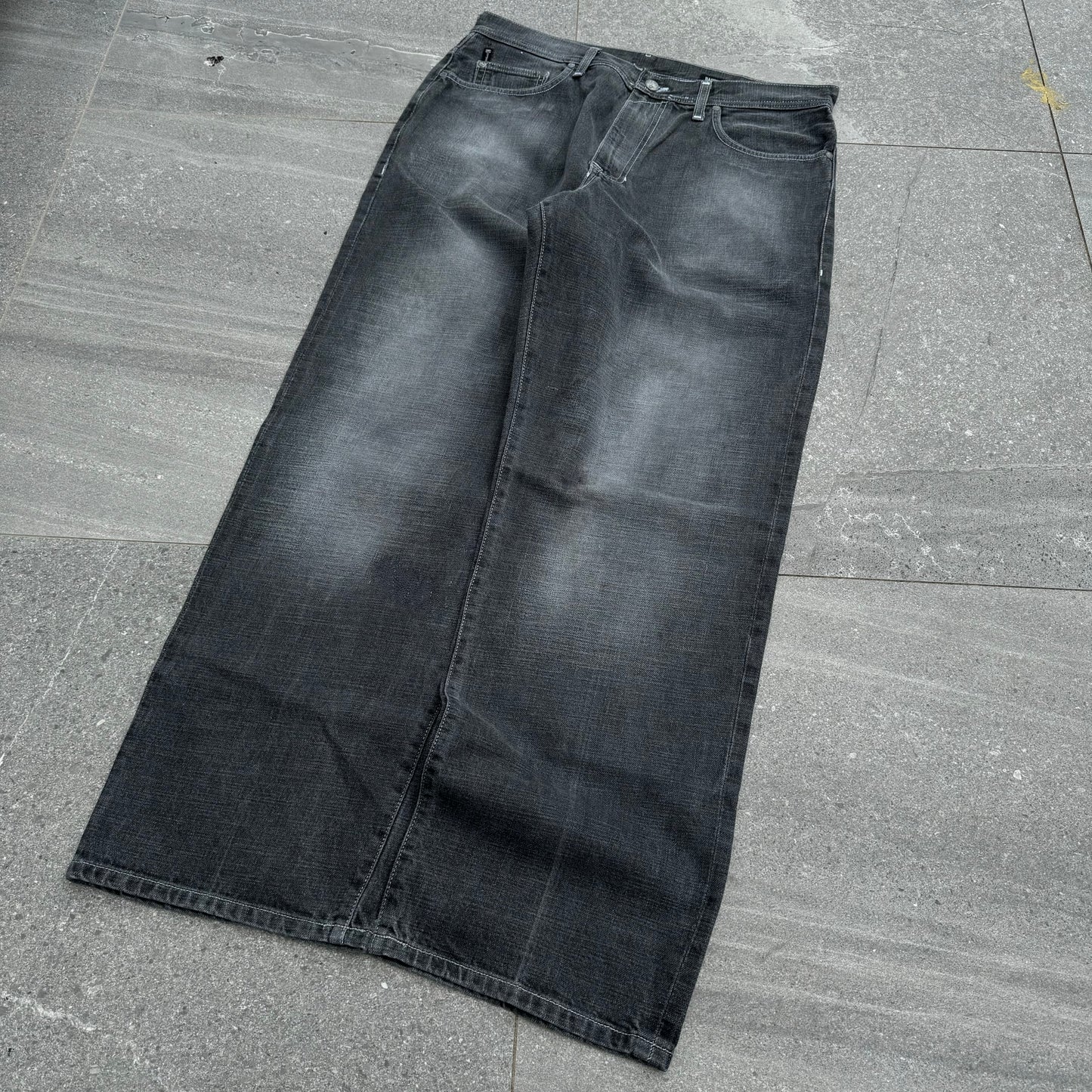 ecko embroidered jeans - 37x32”