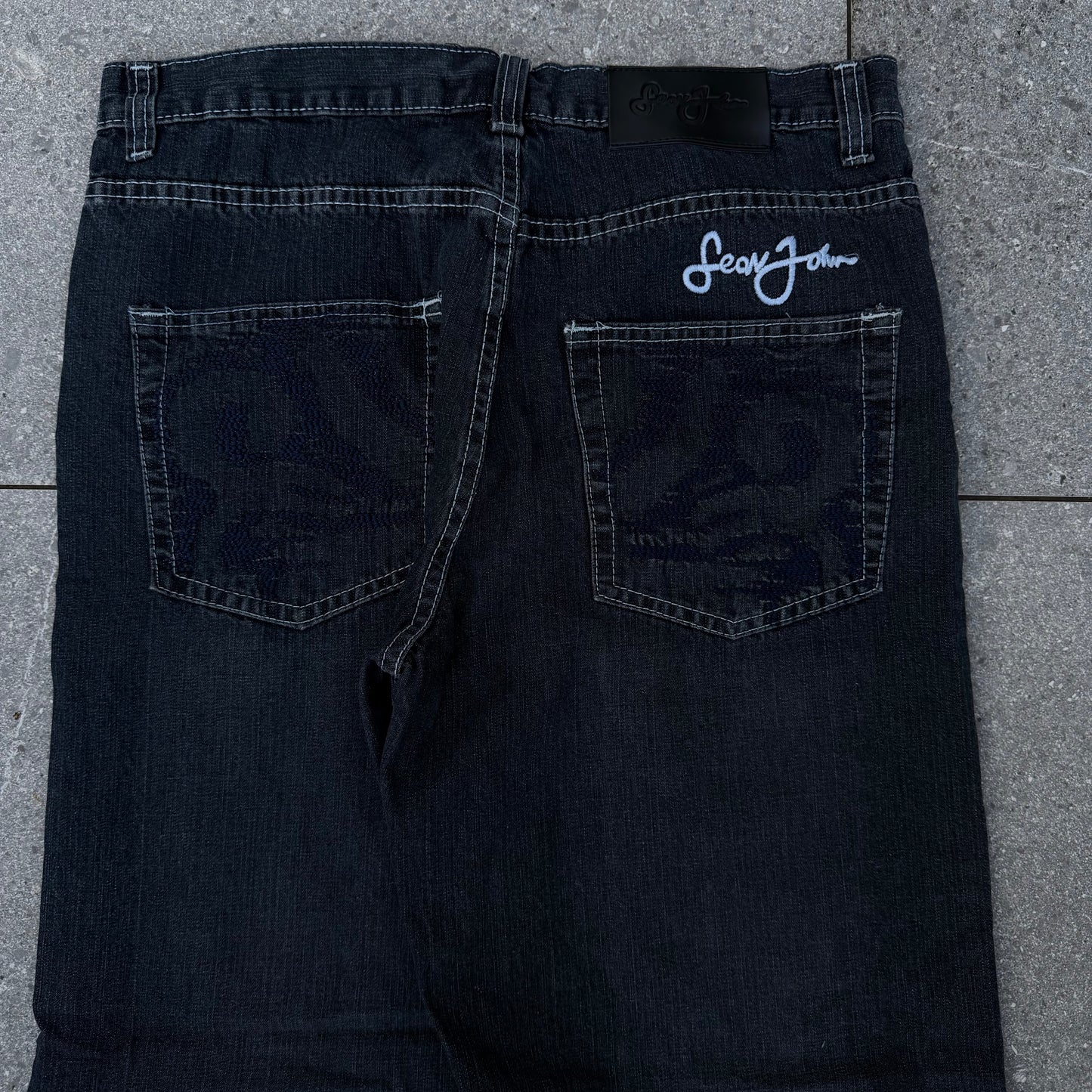 sean john pocket hit - 33x27”