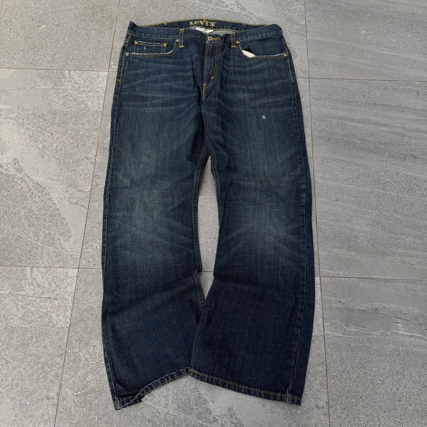 gorgeous deep wash levi 527 bootcuts - 38x32”