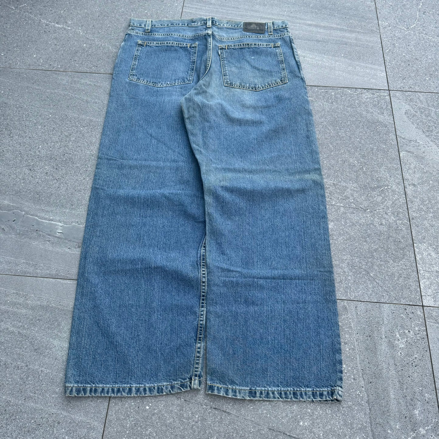 perfect silvertabs - 38x30”