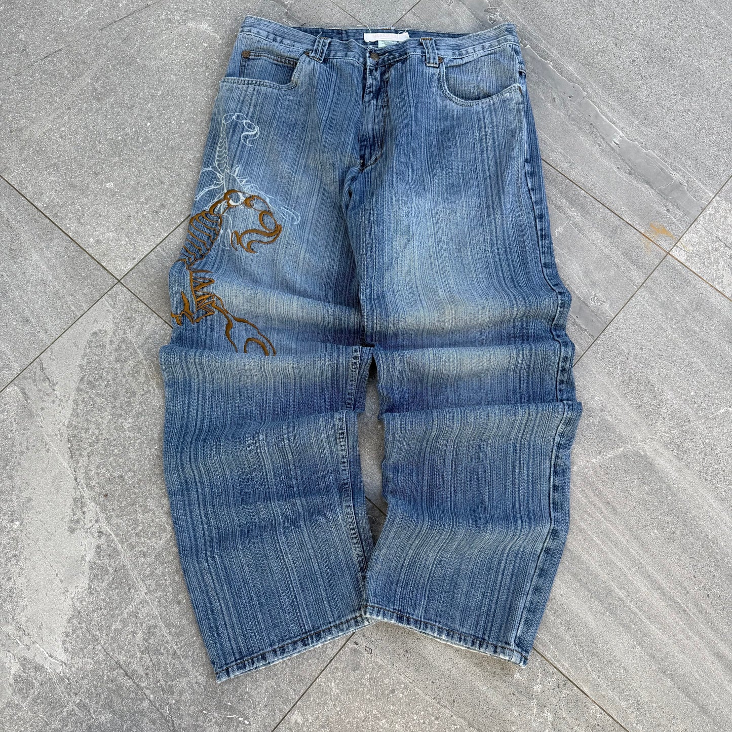 GRAIL SCORPION JEANS 🦂 - 36x33”