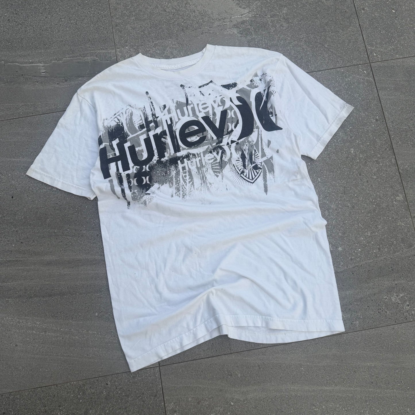 clean af hurley tee - M