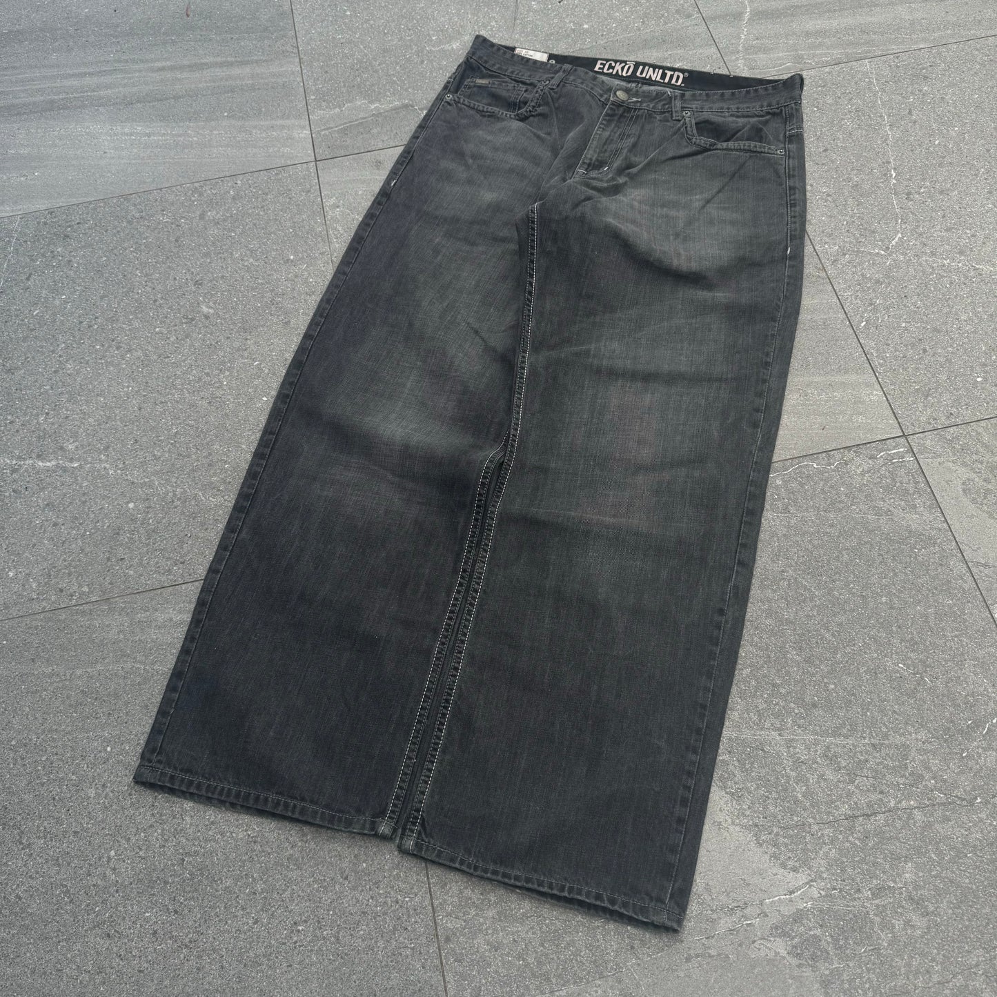 ecko winged skull jeans - 38x32”