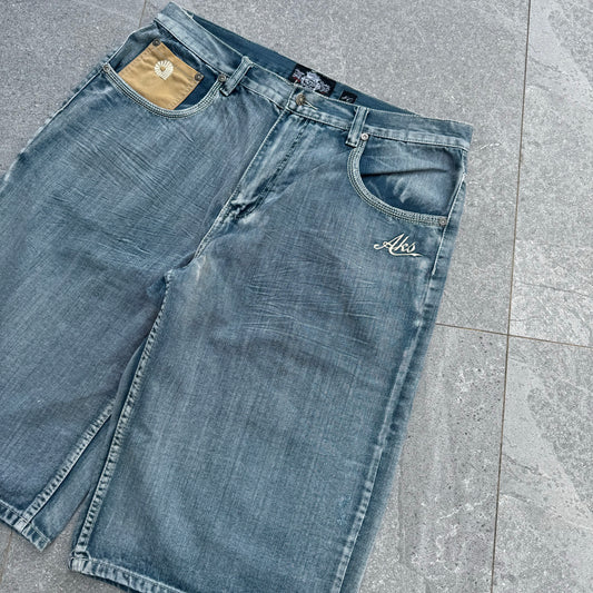 akademiks jorts - 40”