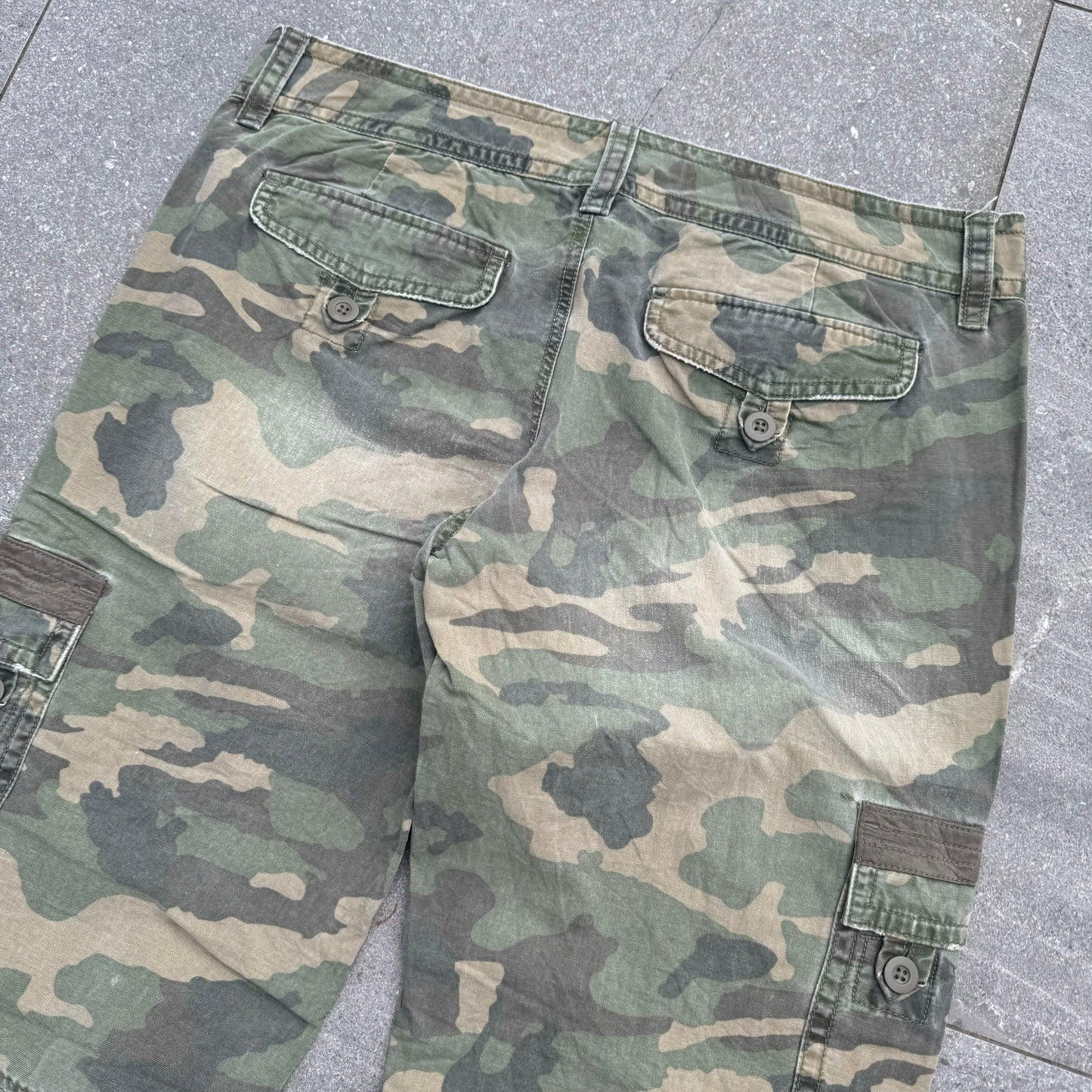 brazyyy old navy camo bootcuts - 38x31” (11.5” opening!)