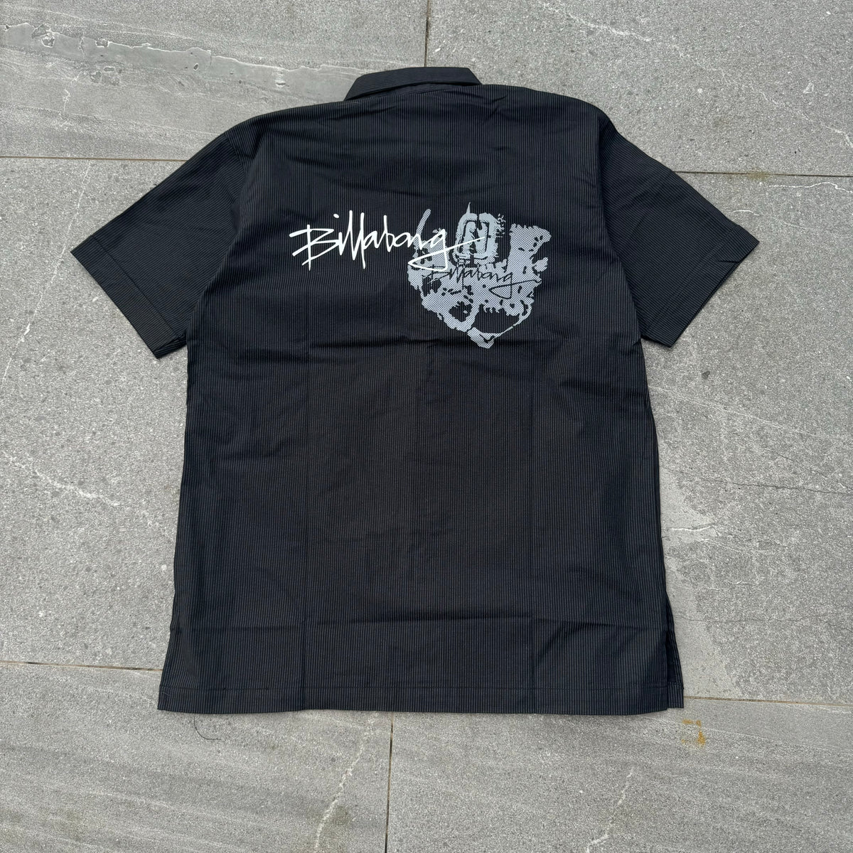billabong script shirt - M