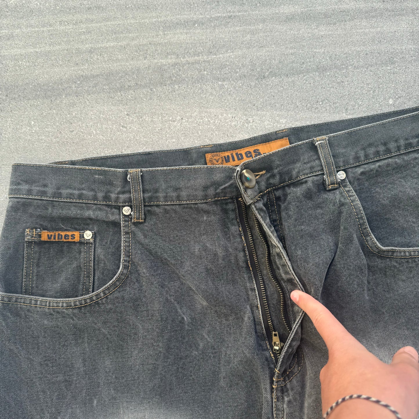 vibes jeans - 40x33”
