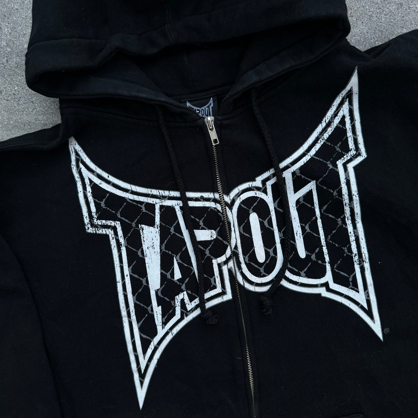 tapout barbwire zip - L