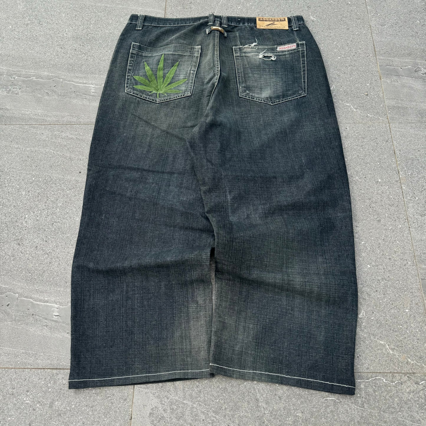 goatttt assasyn weed jeans - 38x27.5”