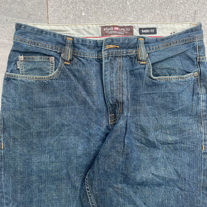 dark wash eckos - 32x30”